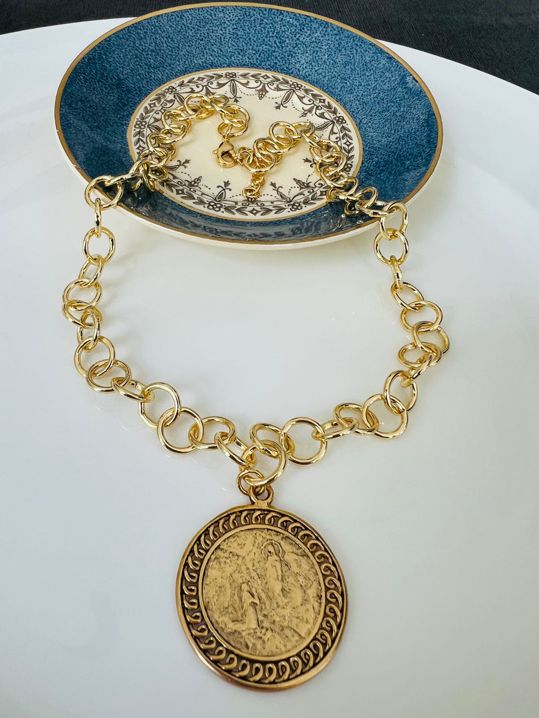 Bernadette - Apparition of Mary