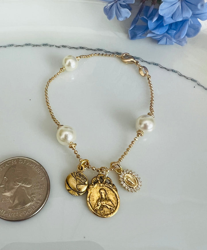 Everly Bracelet - Trio of Blessings with Pearls