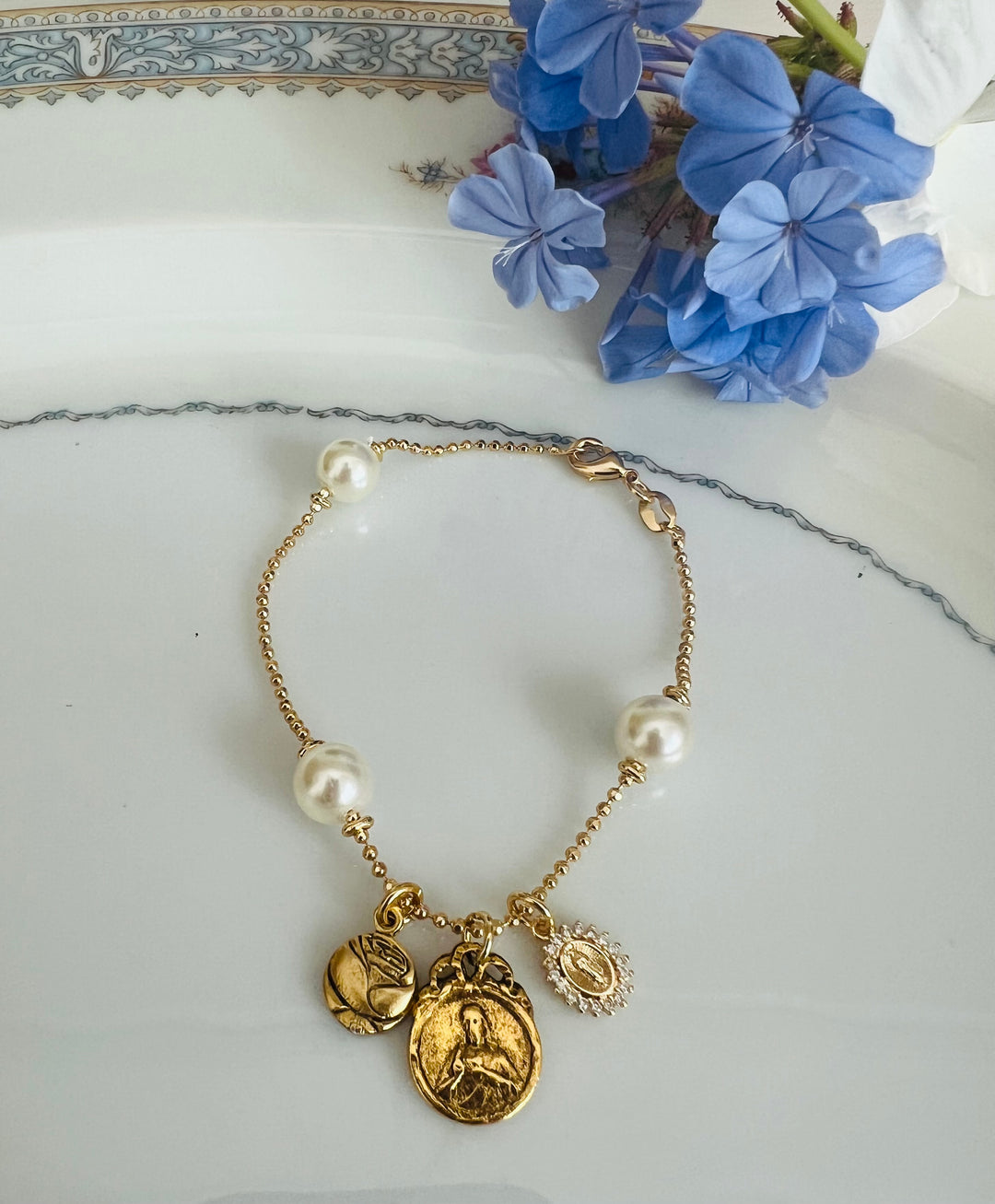 Everly Bracelet - Trio of Blessings with Pearls