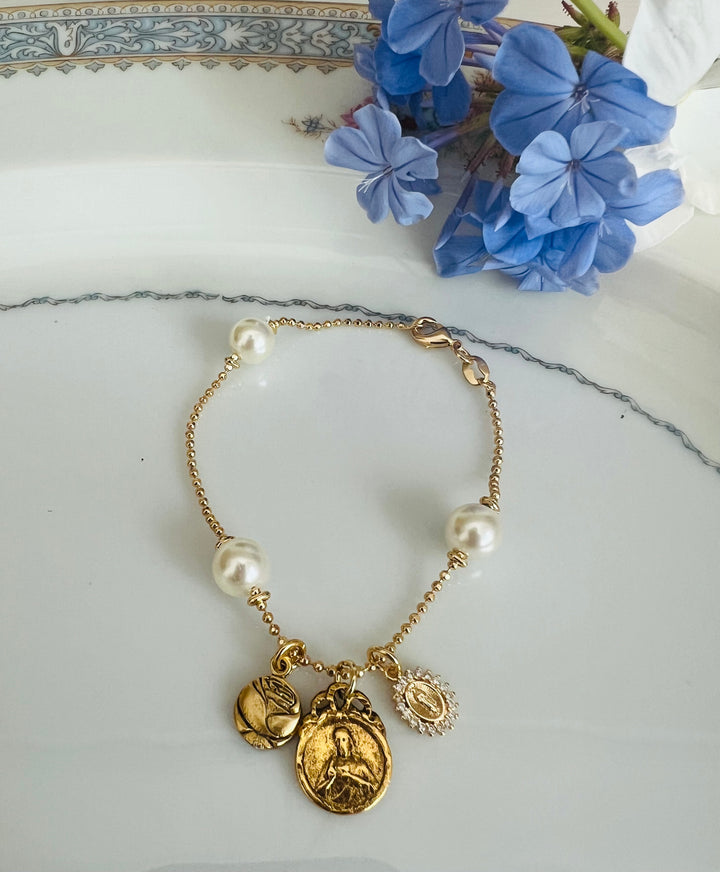 Everly Bracelet - Trio of Blessings with Pearls