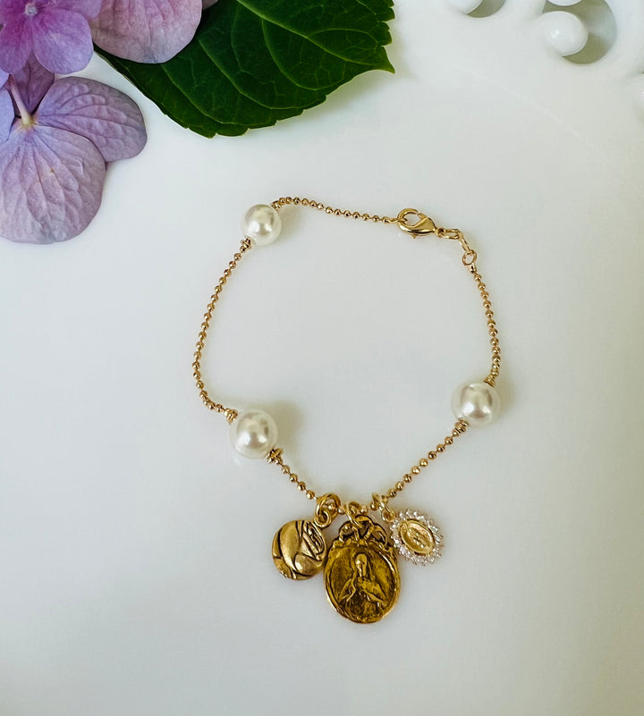 Everly Bracelet - Trio of Blessings with Pearls