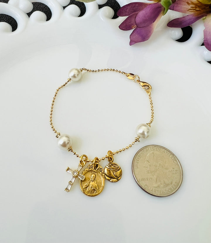 Everly Bracelet - Trio of Blessings with Pearls